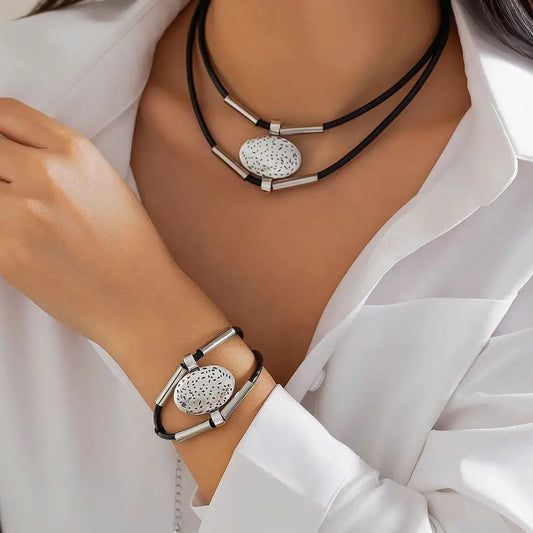 2Pcs Vintage Ethnic Oval Pendant Choker Necklace & Bracelet Set